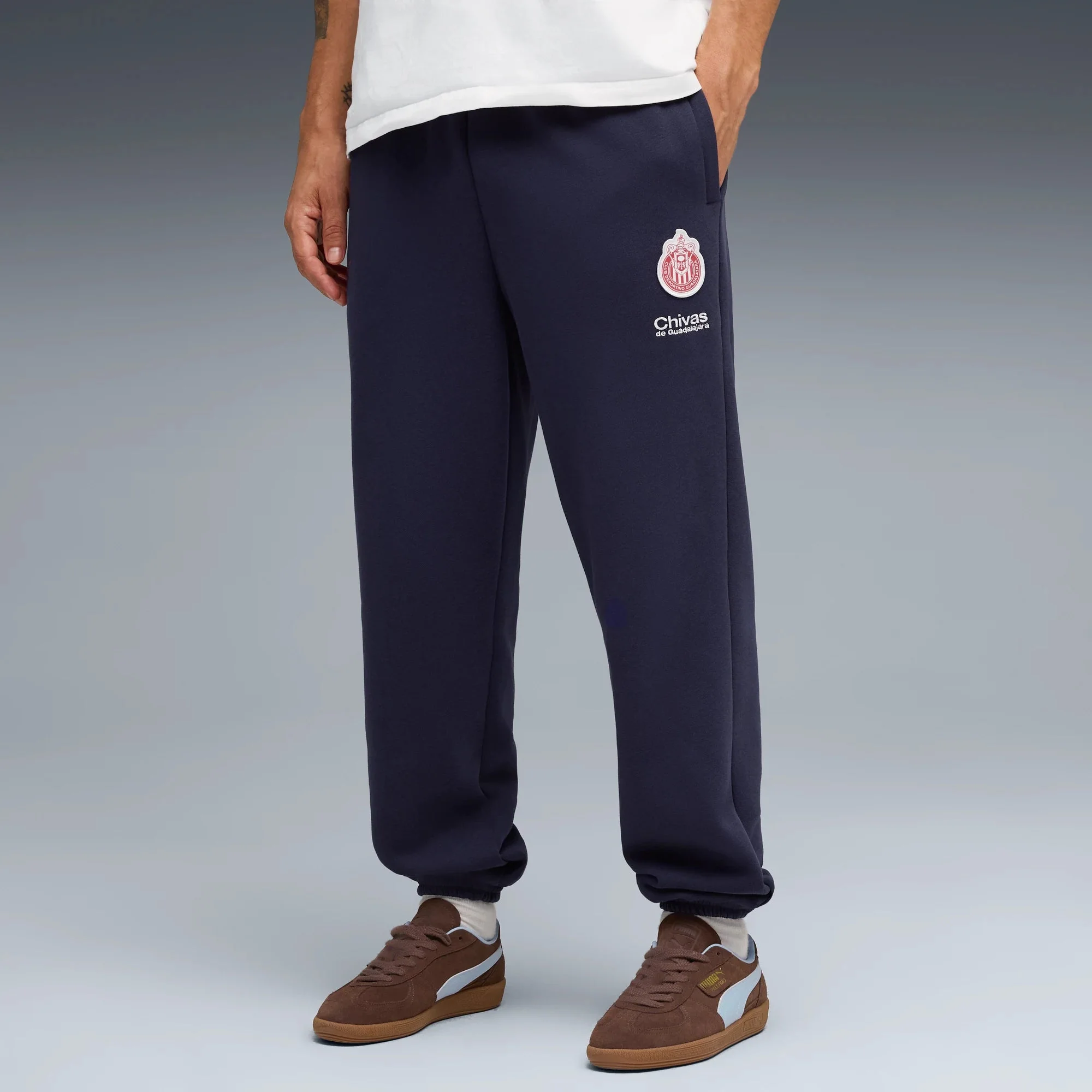 Puma 2025-26 Chivas Men's Sweat Pants - Image 3